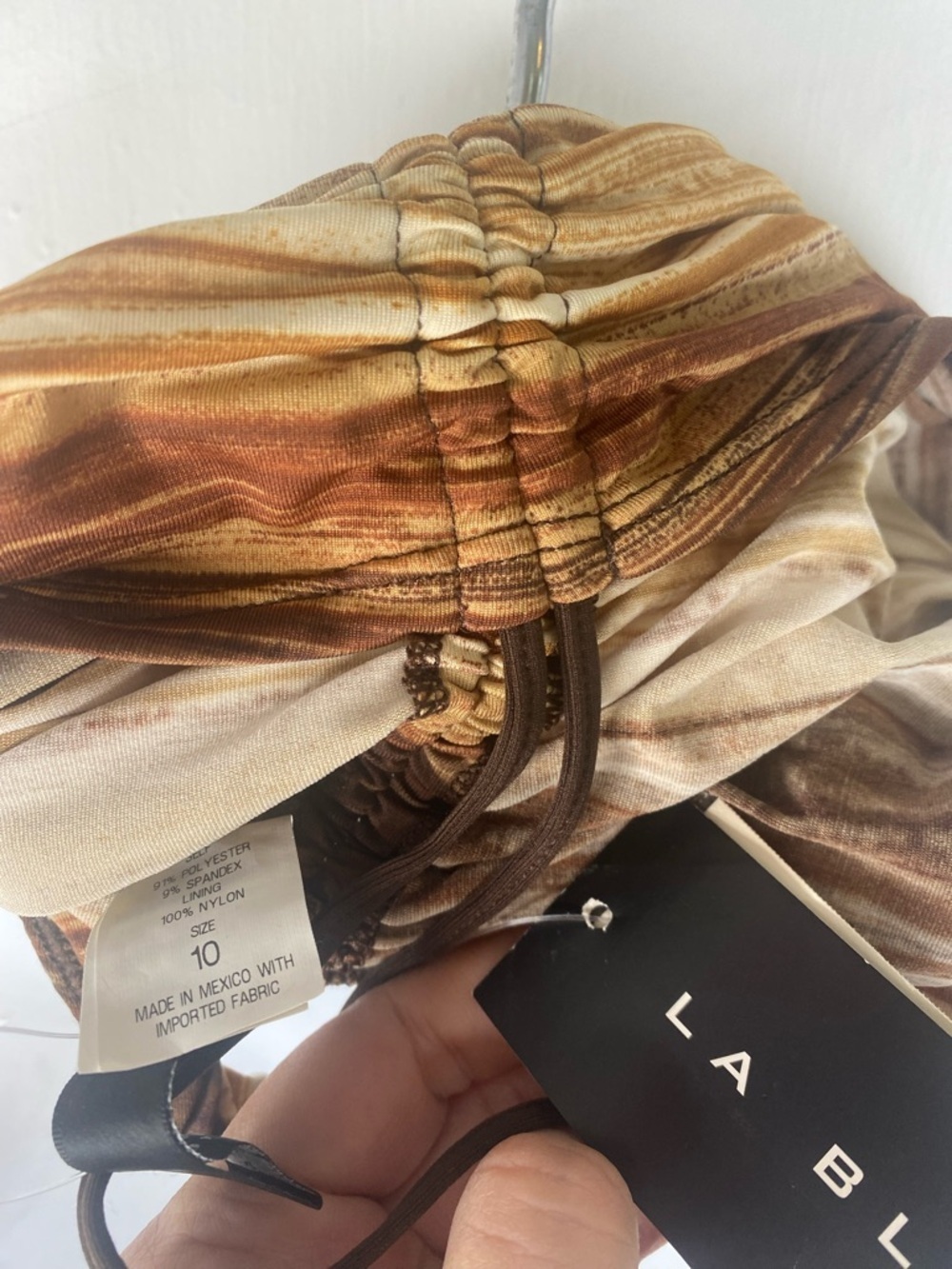 La Blanca NWT Brown and Cream Striped Halter Bathingsuit Bikini Top - Picture 7 of 7